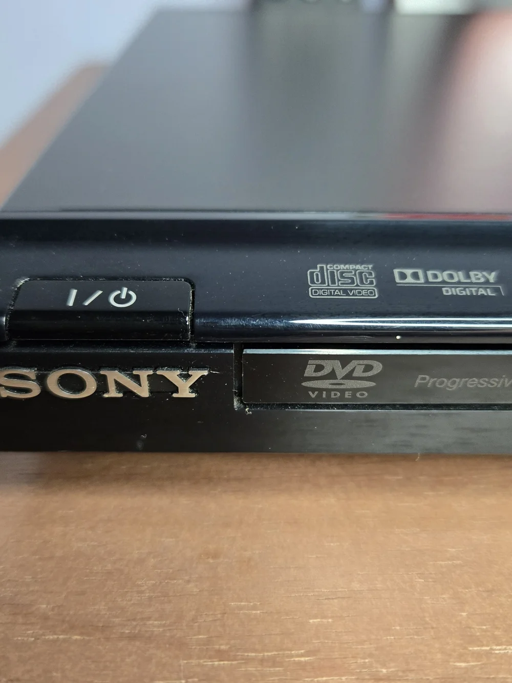 Sony Digital CD/DVD Player DVP-SR200P W Remote Control And New RCA AV Cables